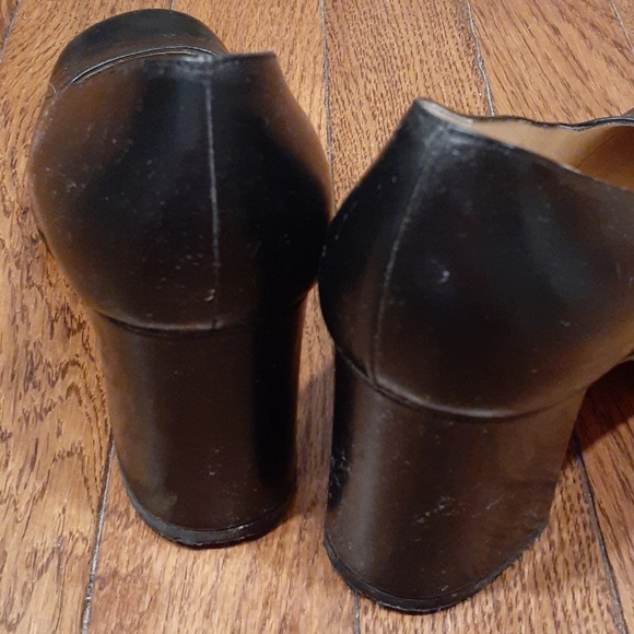 Shoes - Picture 3 of 4